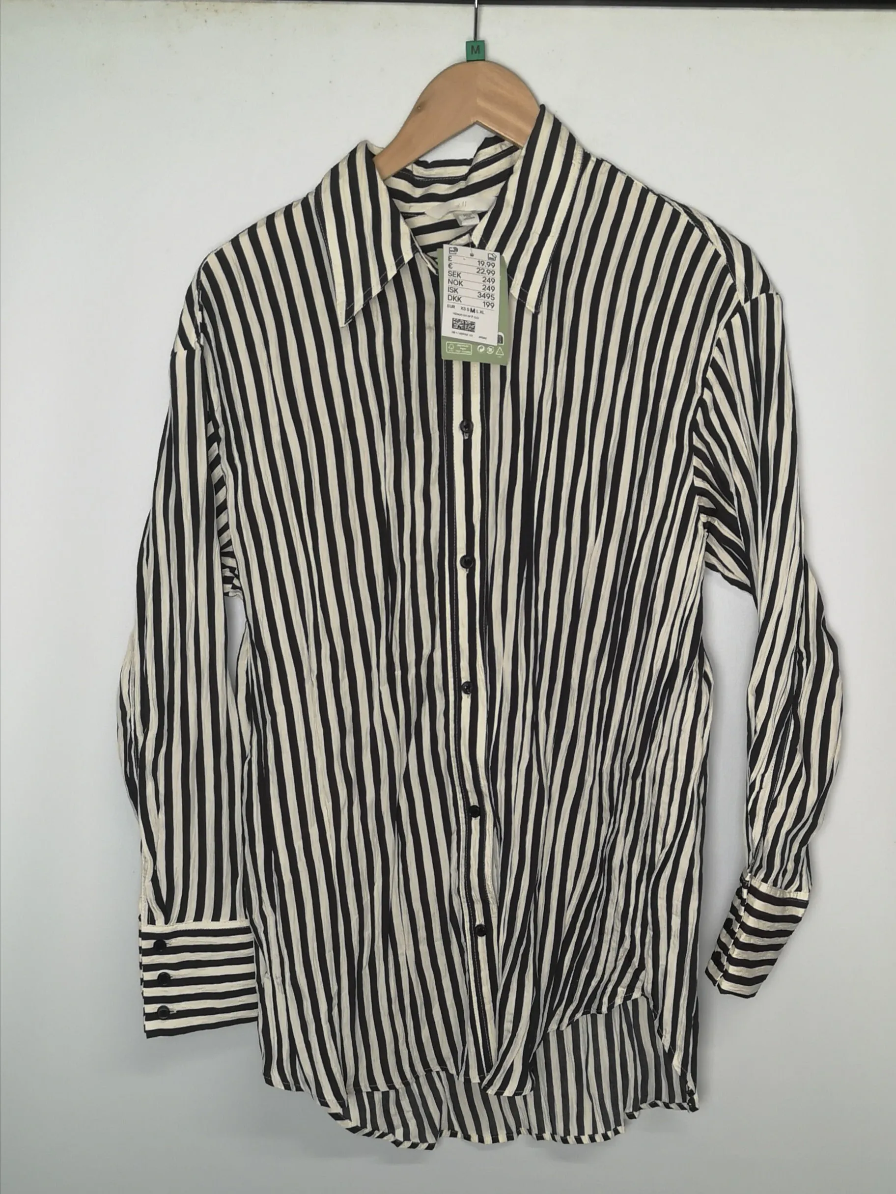 BNWT H&M Black & White Crinkled Chiffon Shirt Size M